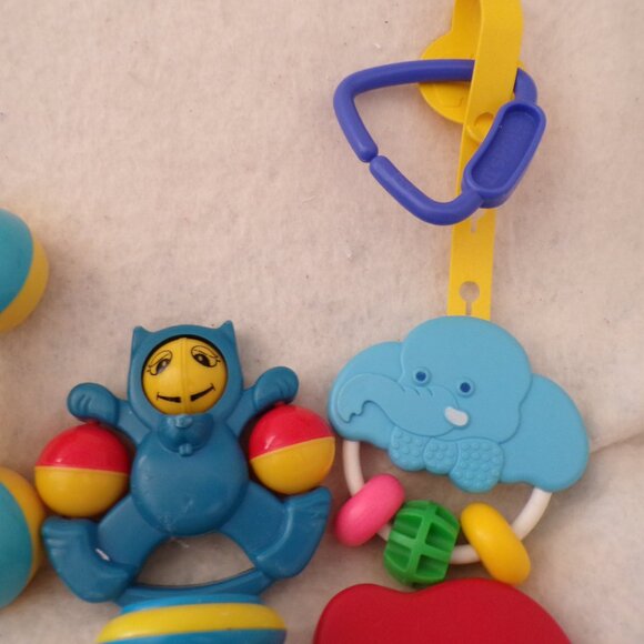 Vintage Lot Baby Rattles Toys Tomy Straco Disney Gerber Johnson & Johnson Kids - Picture 8 of 10